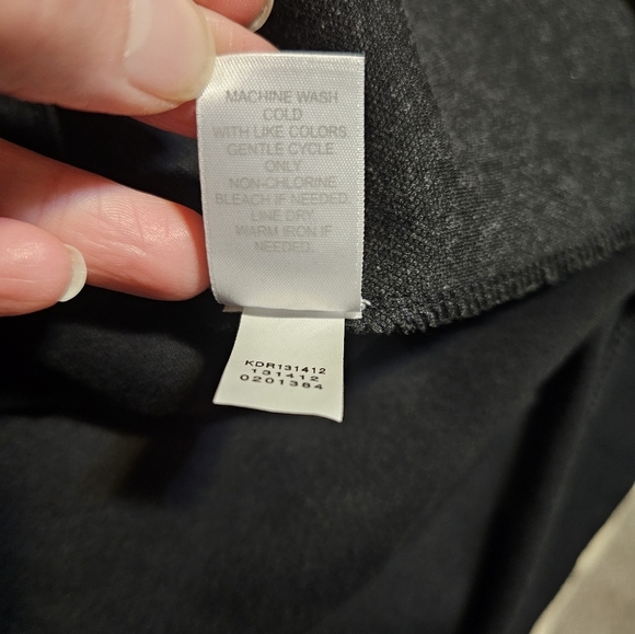 J. Jill Ponte Knit Windowpane Shift Dress Women's size Medium Petite Gray Black - Picture 8 of 8